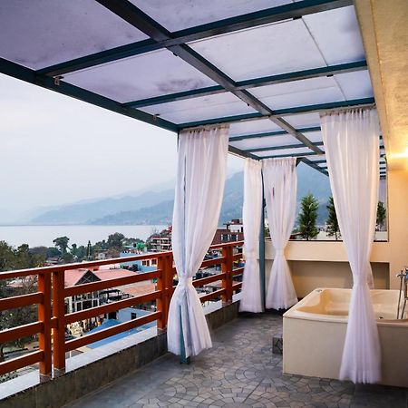 Pokhara Alpine And Springs Hotel Buitenkant foto