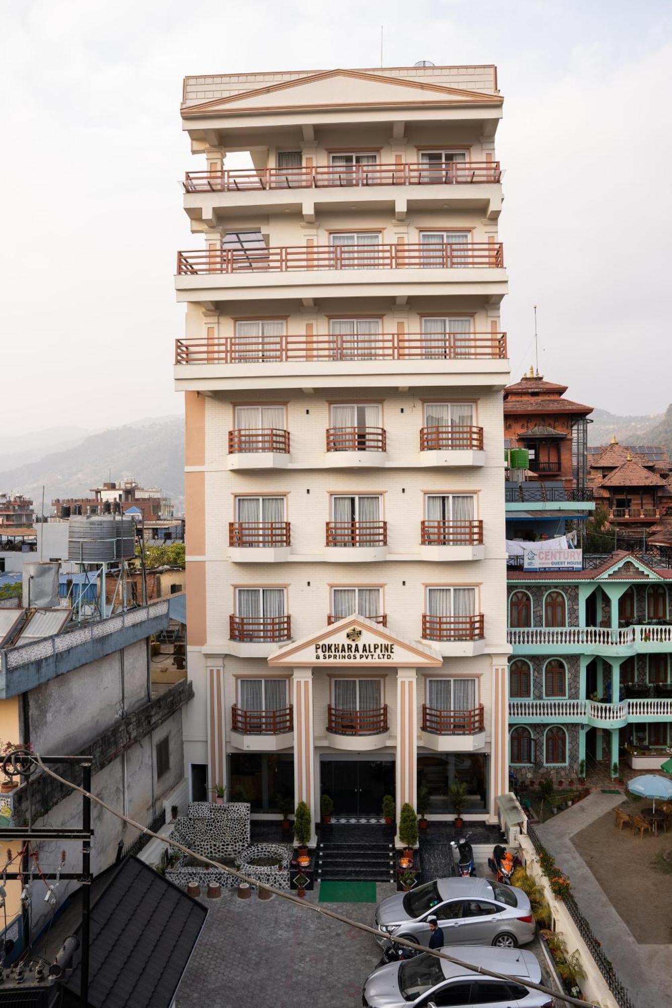 Pokhara Alpine And Springs Hotel Buitenkant foto