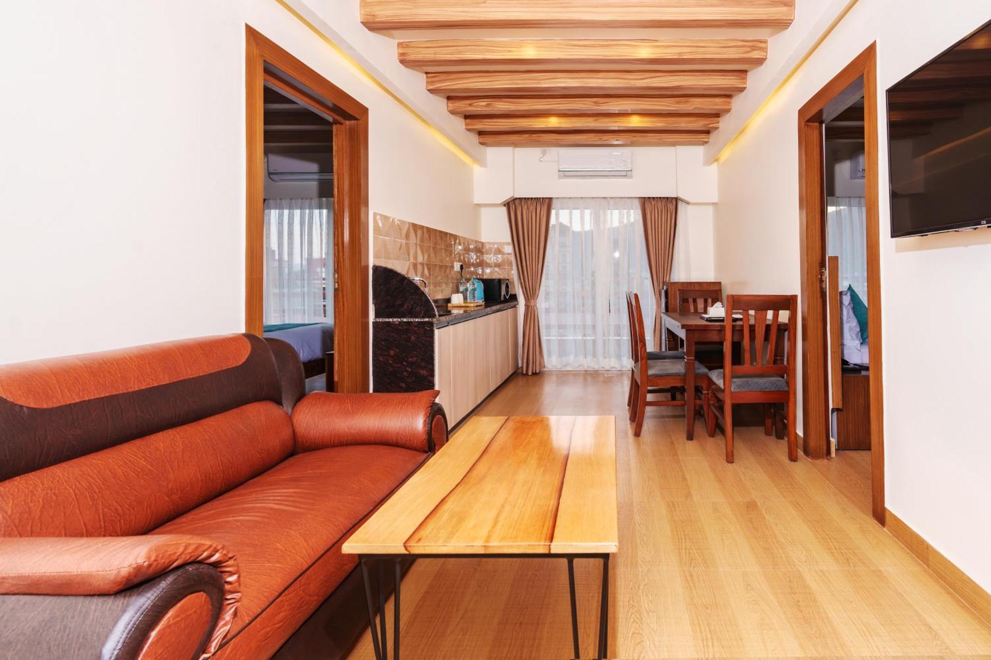 Pokhara Alpine And Springs Hotel Buitenkant foto