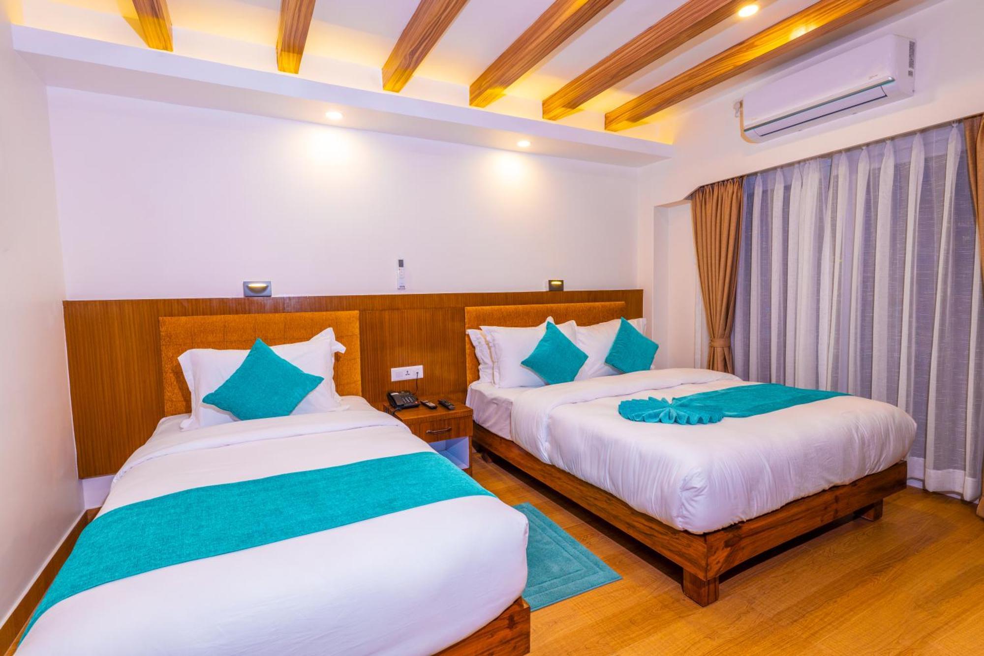 Pokhara Alpine And Springs Hotel Buitenkant foto