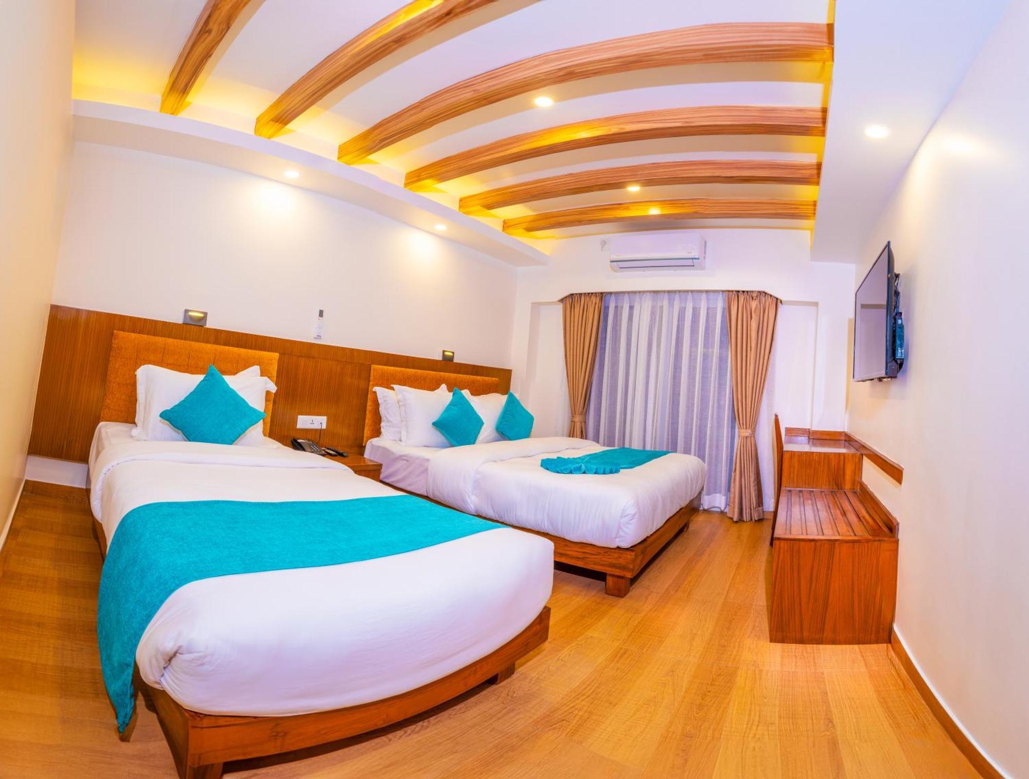 Pokhara Alpine And Springs Hotel Buitenkant foto