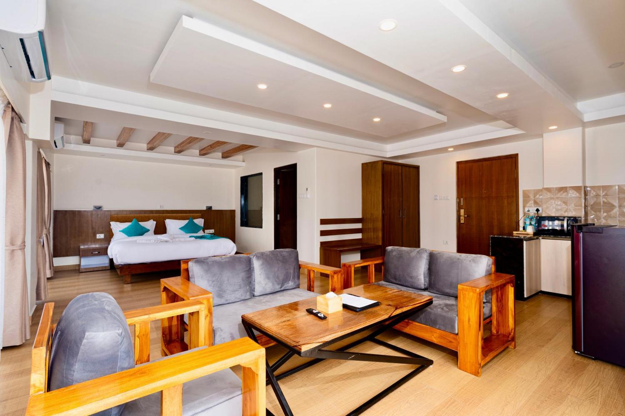 Pokhara Alpine And Springs Hotel Buitenkant foto