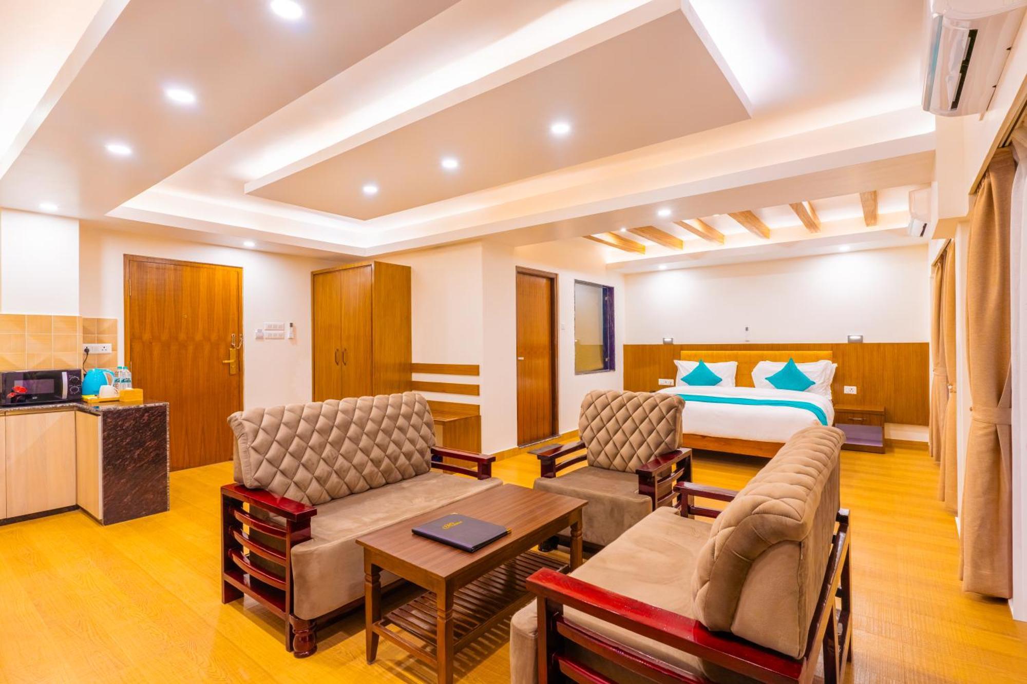 Pokhara Alpine And Springs Hotel Buitenkant foto