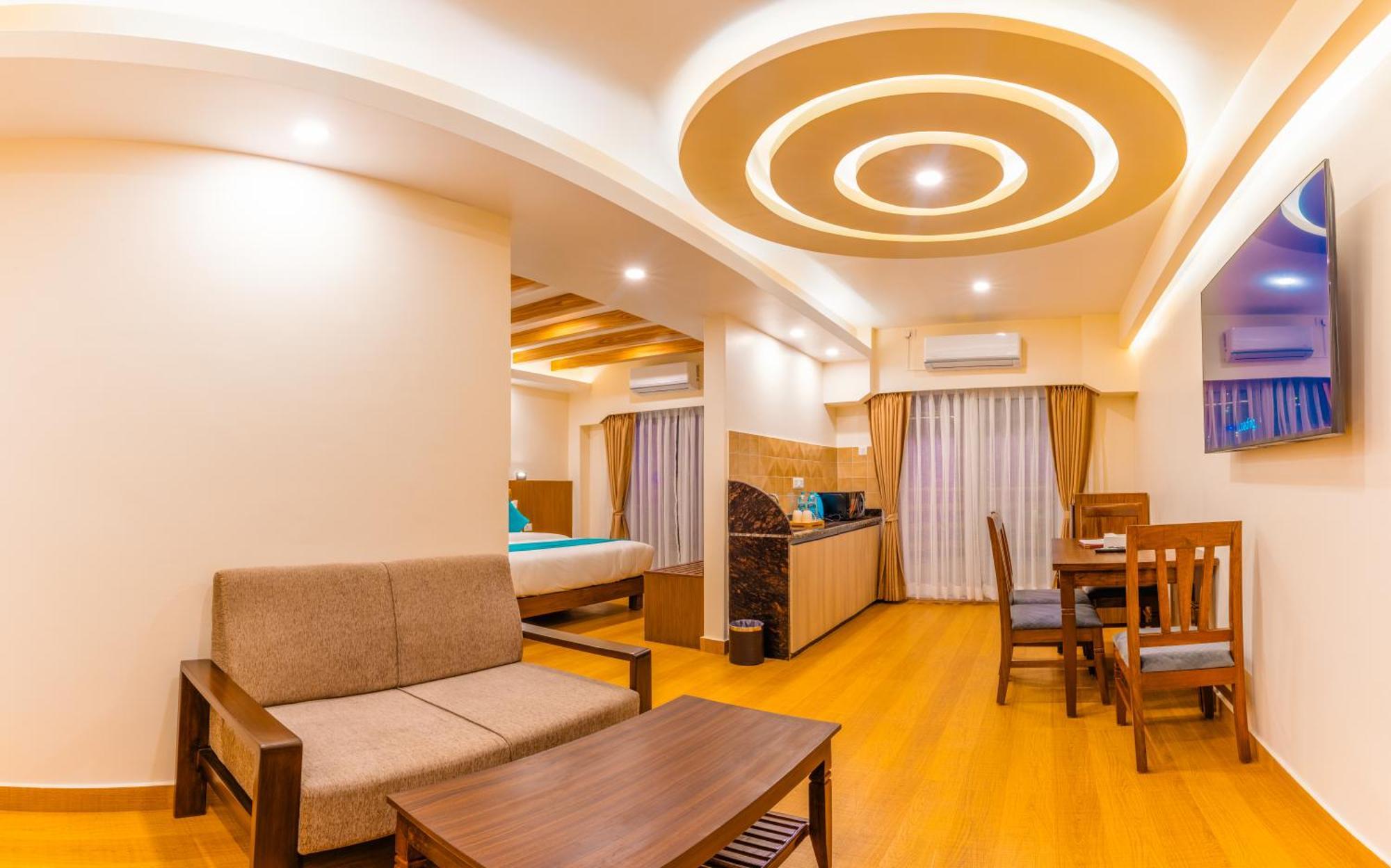 Pokhara Alpine And Springs Hotel Buitenkant foto