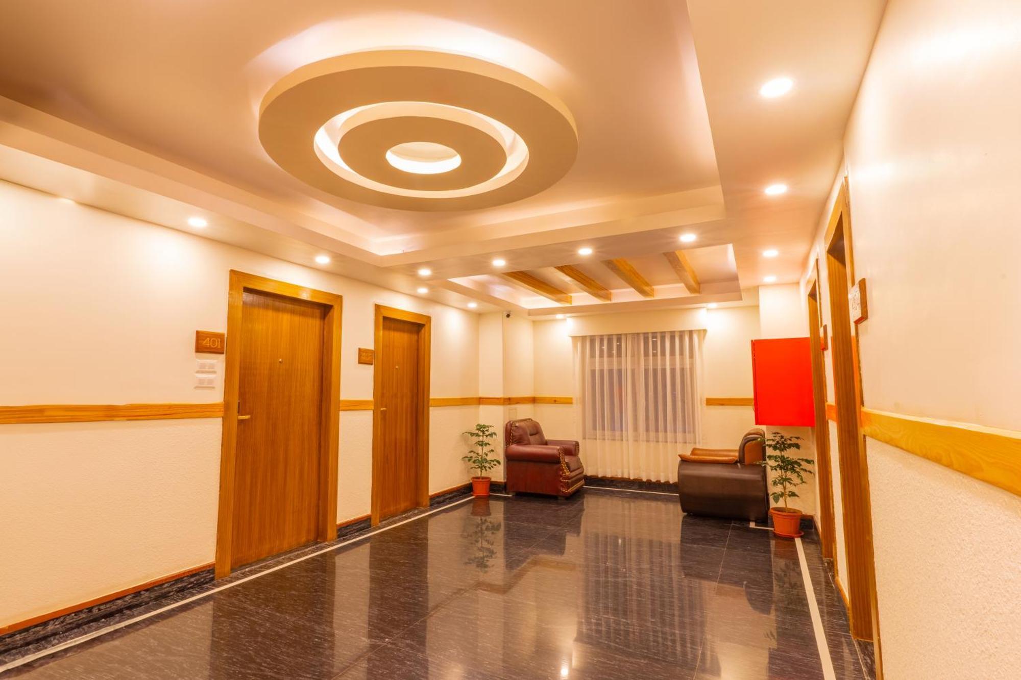 Pokhara Alpine And Springs Hotel Buitenkant foto