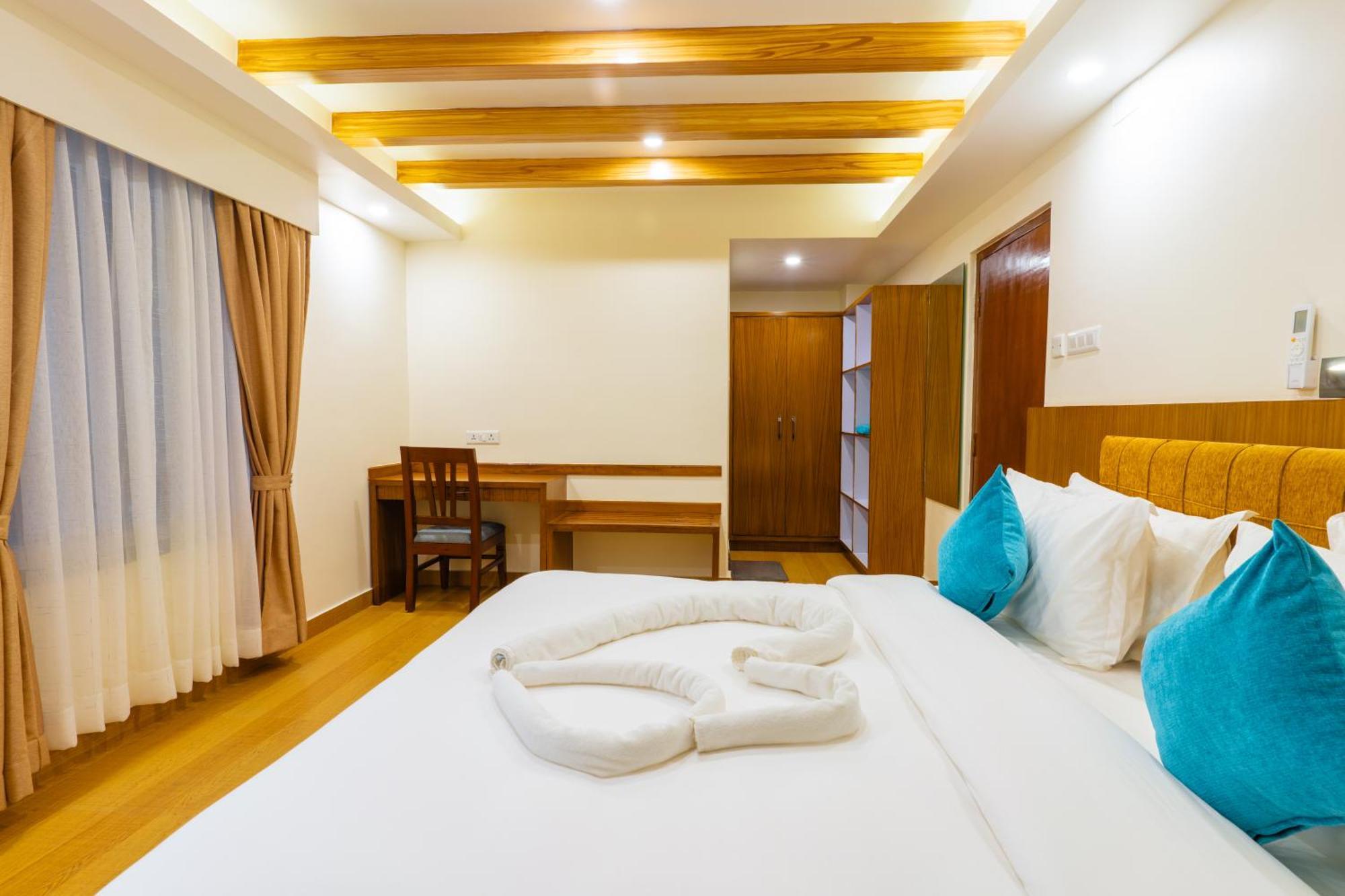 Pokhara Alpine And Springs Hotel Buitenkant foto