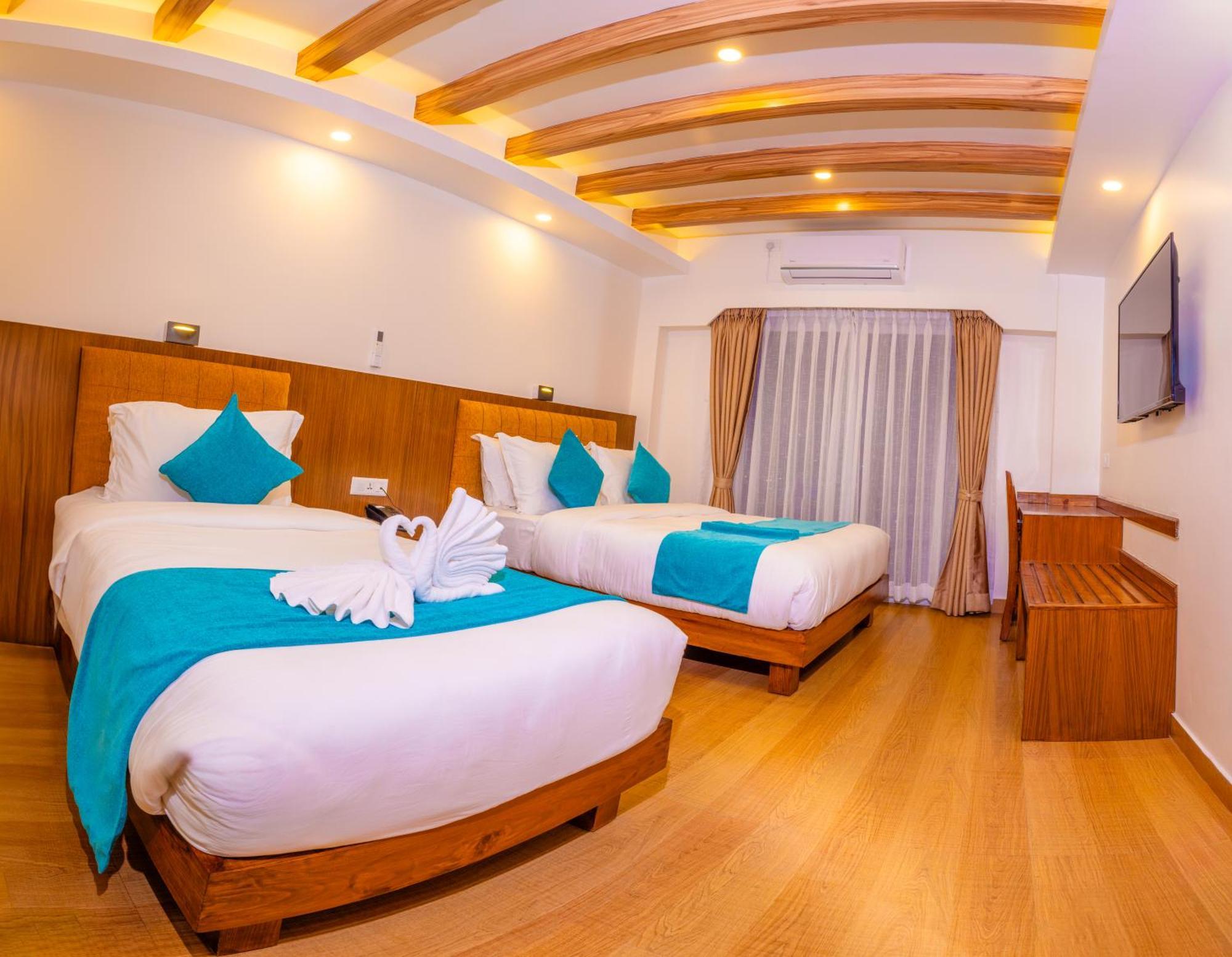 Pokhara Alpine And Springs Hotel Buitenkant foto