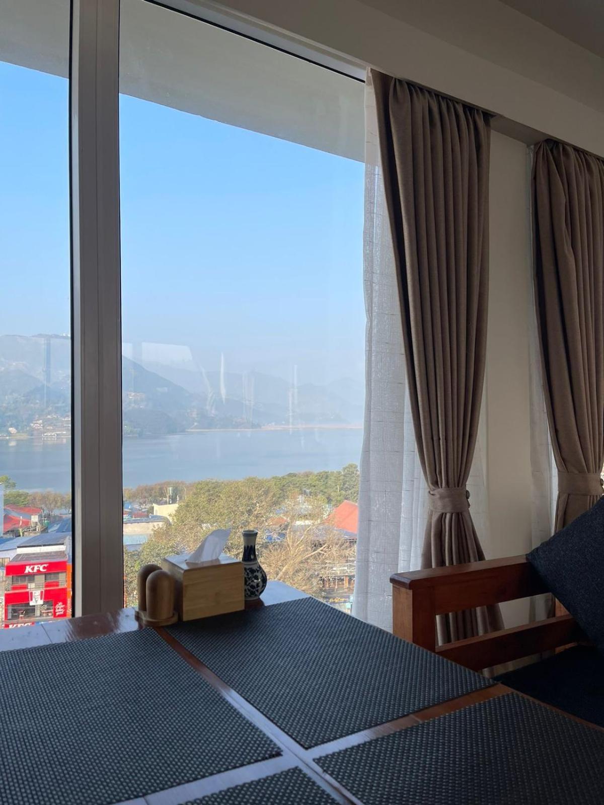 Pokhara Alpine And Springs Hotel Buitenkant foto